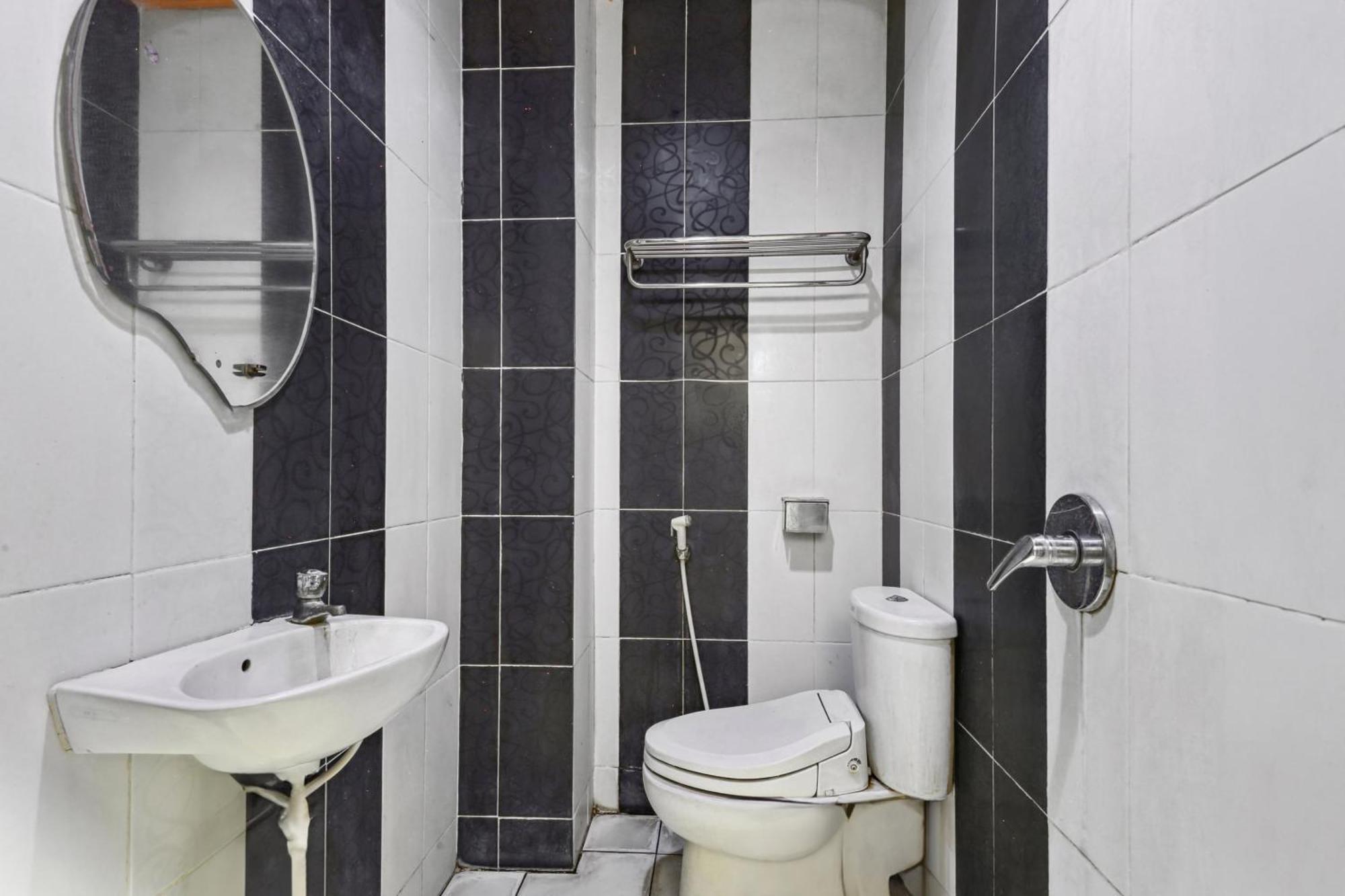Parepare Collection O 93163 Hotel Grand Kartika מראה חיצוני תמונה