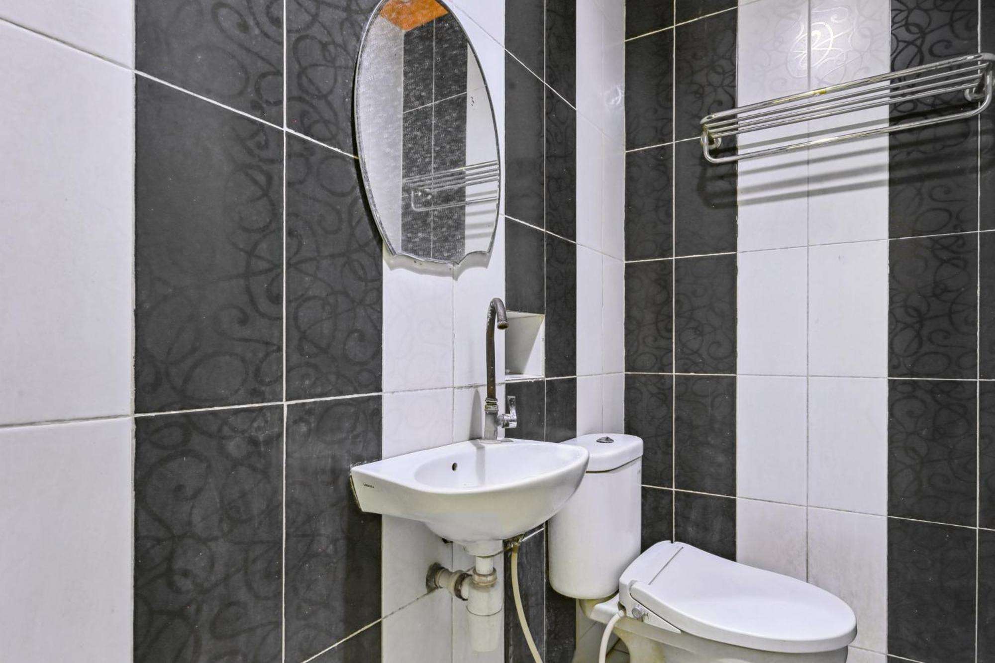 Parepare Collection O 93163 Hotel Grand Kartika מראה חיצוני תמונה